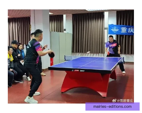 山地车赛事燃情竞逐，激情碰撞将赛场点燃