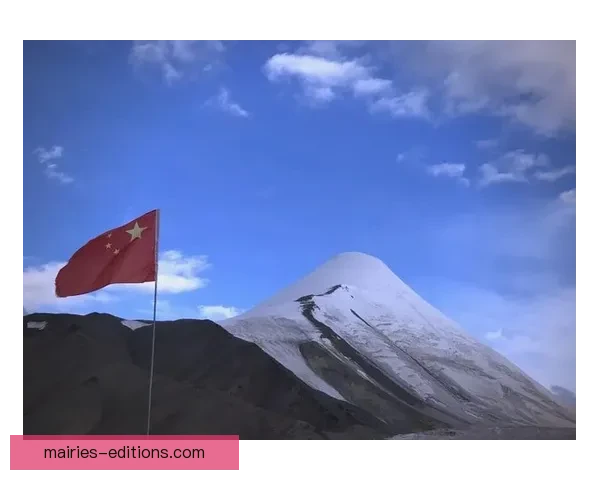 峰峦争高，风雨兼程：挑战高峰，征服自我